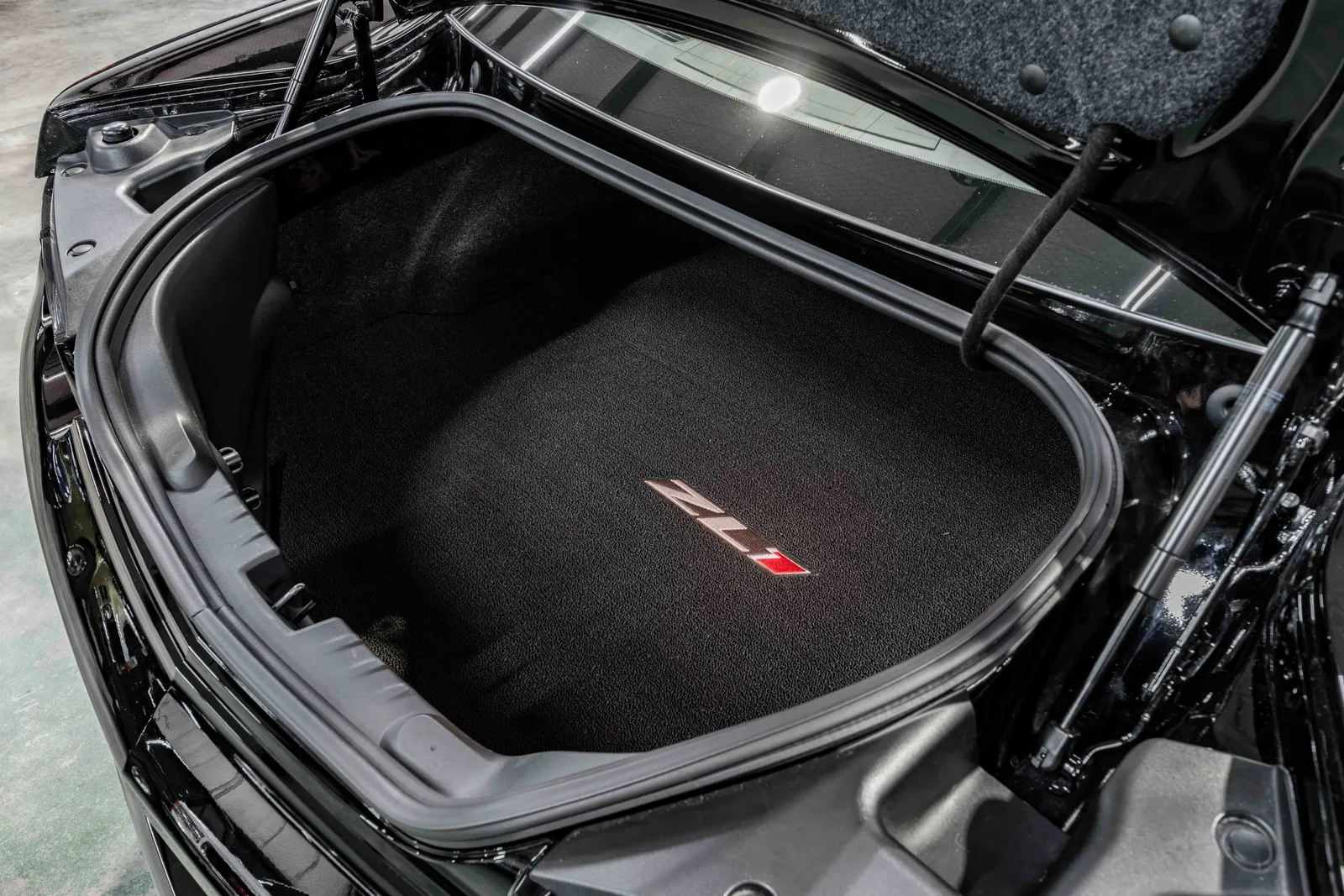 25_2012-Chevrolet-Camaro ZL1-Black-8002423.jpg